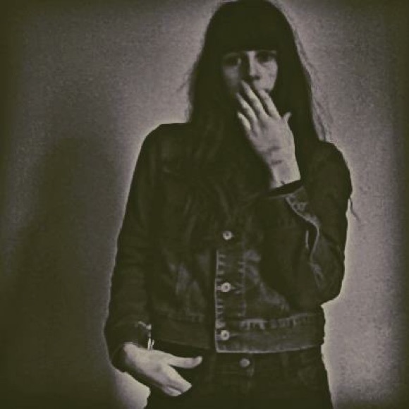 Meet your Posher, Helen - Picture 1 of 1